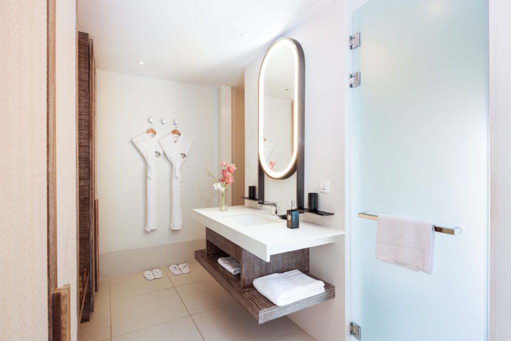 Hard Rock Hotel Maldives Silver Sky Studio Bathroom