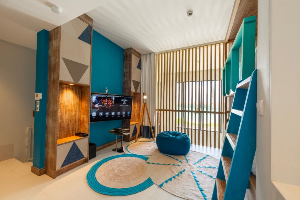 Silver Family Pool Suite - Bunk Bed