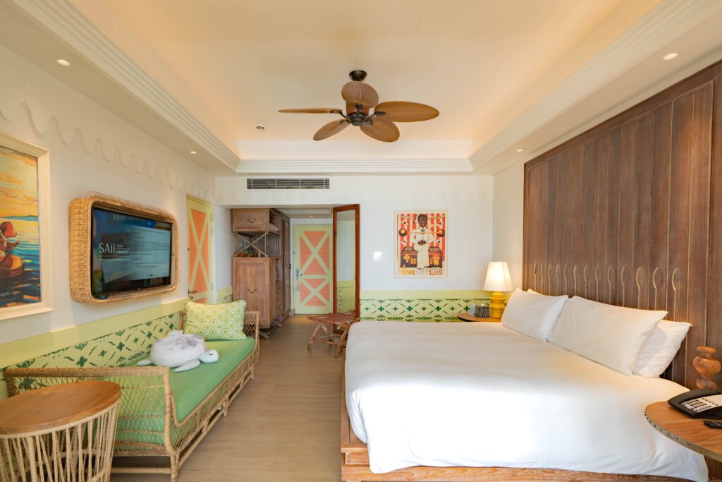 Beach-Room-with-Pool (2)