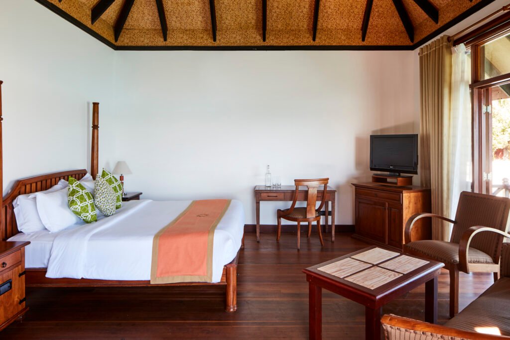 Olhuveli-Water-Villa-Bedroom-2