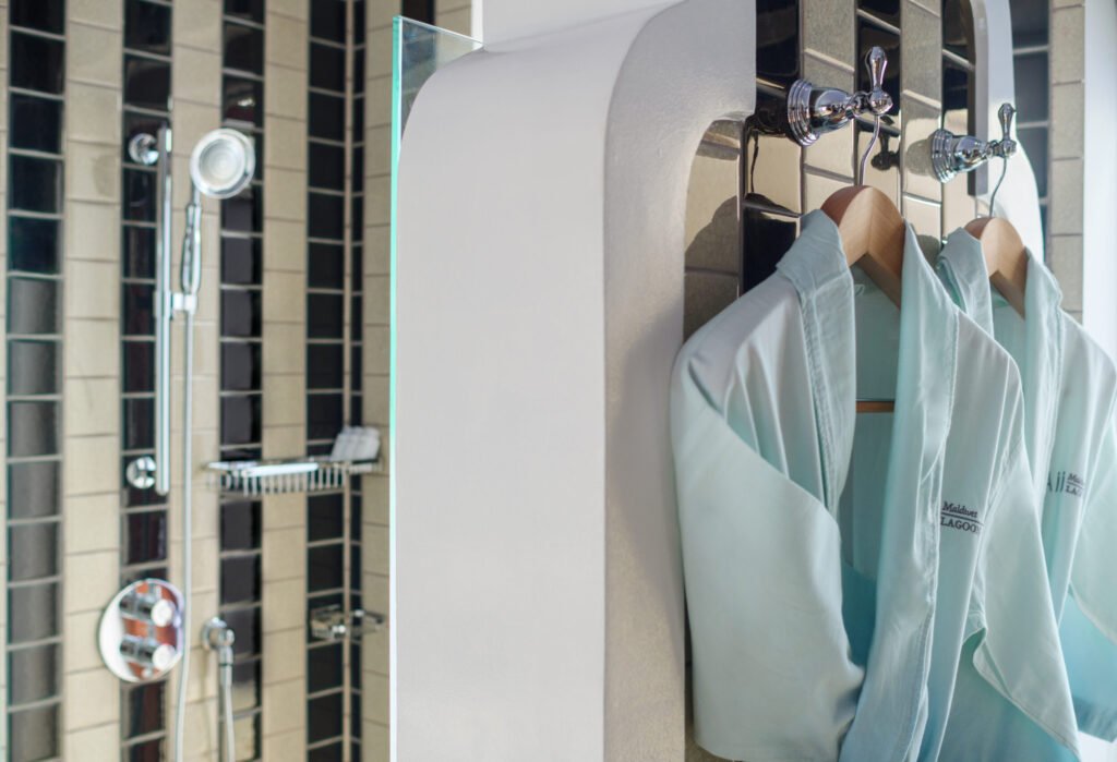 SAii Lagoon Maldives - Beach Room Bathroom 1 - K1T & T2T