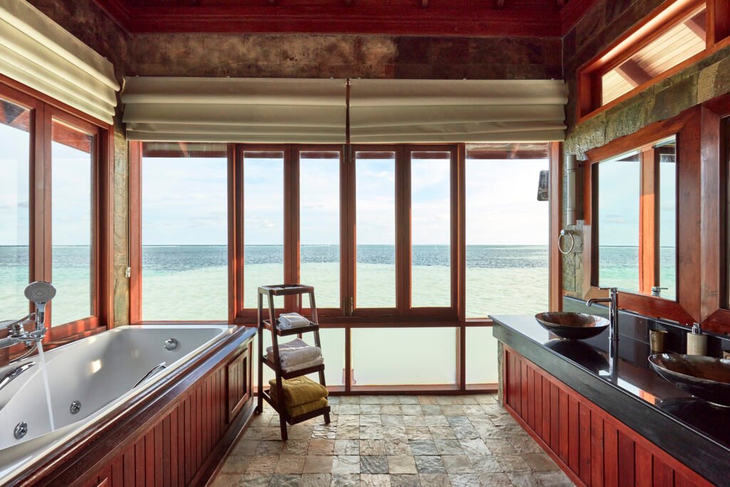 SSO - Presidential Water Suite - Bathroom