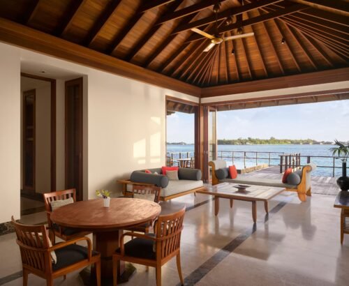 Villa Nautica - One Bedroom Ocean Suite with Pool - Living Room - 4K